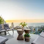 Belle View Villa In Green Point