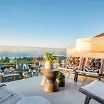 Belle View Villa In Green Point